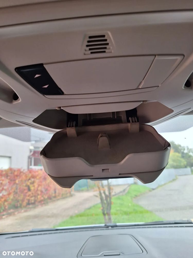 Ford S-Max 2.0 EcoBoost Titanium - 28