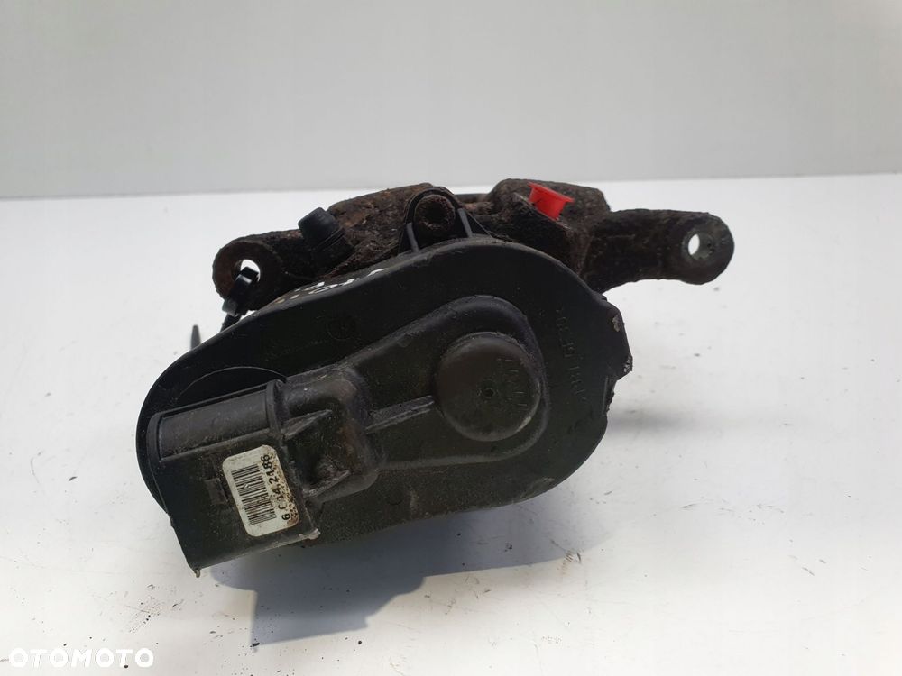 Volvo S60 II S80 II V60 V70 III XC70 II TYLNY ZACISK HAMULCOWY prawy tył - 12