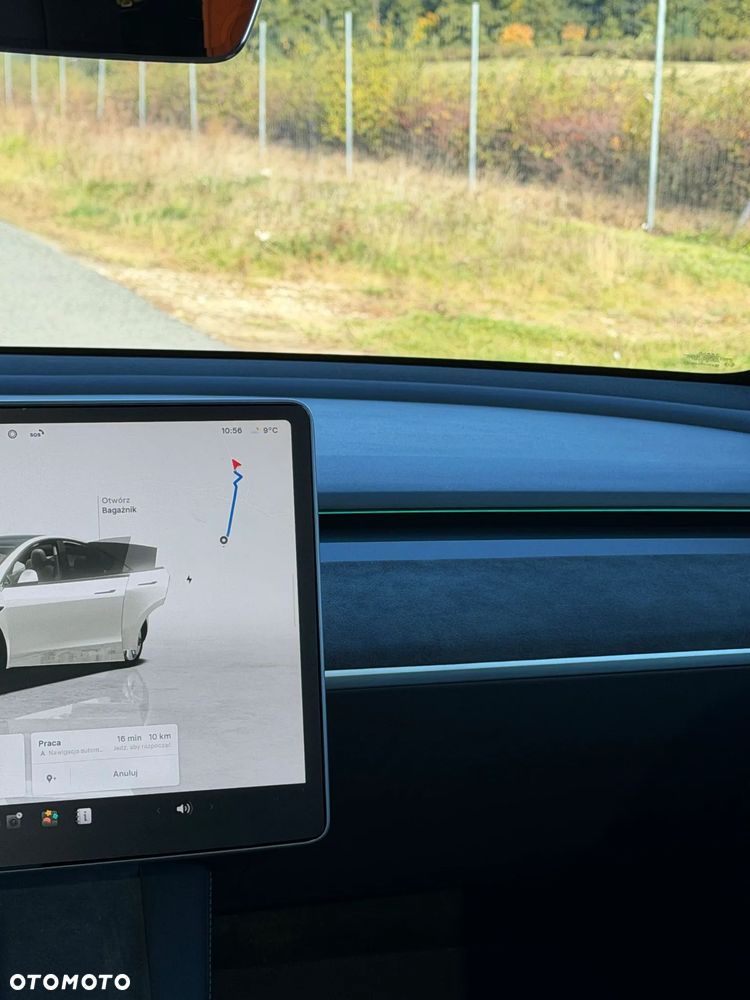 Tesla Model Y Long Range AWD - 19
