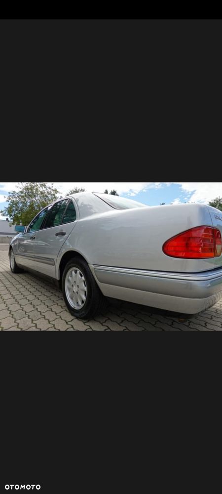 Mercedes-Benz Klasa E 290 TD Elegance - 29