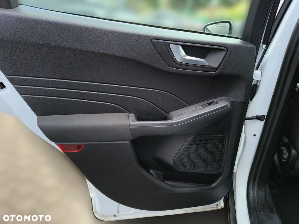 Ford Kuga - 24