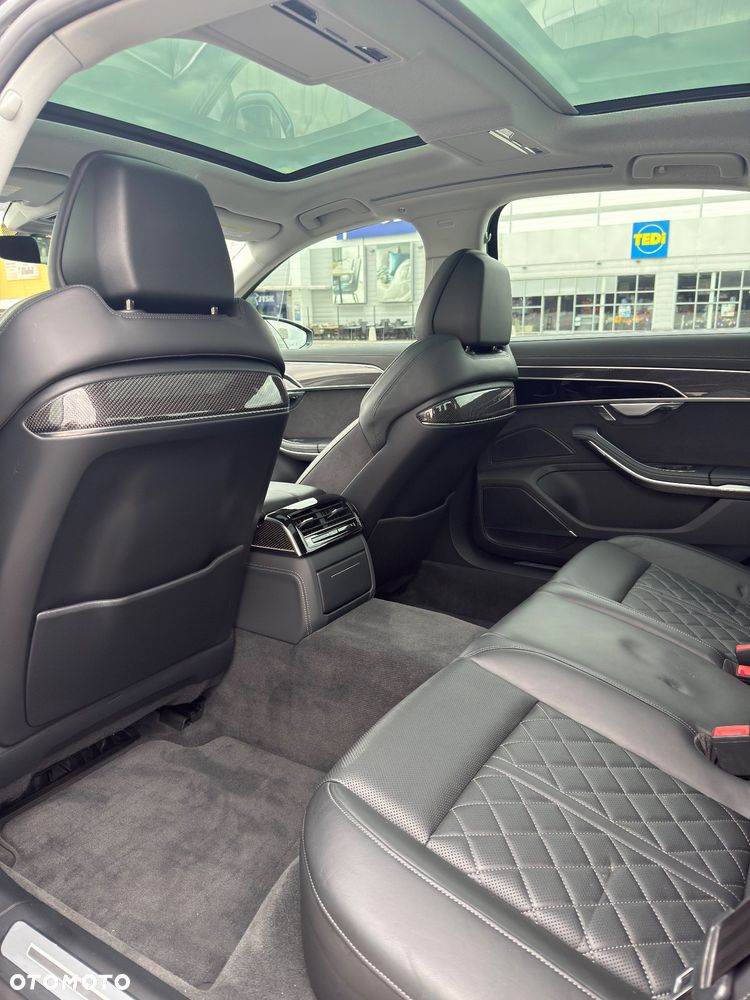 Audi S8 - 34