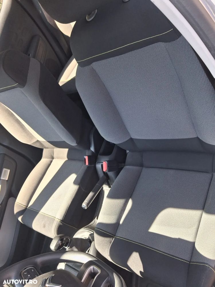 Citroën C3 1.2 PureTech BVM Shine - 16