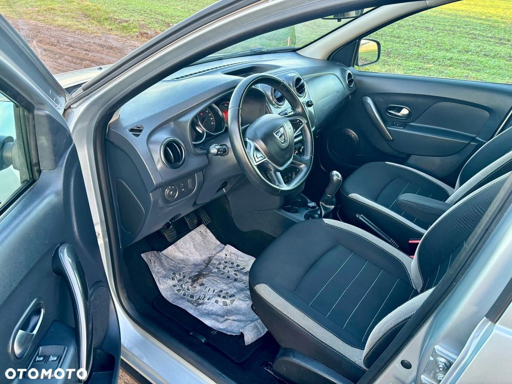Dacia Sandero Stepway Blue dCi 95 Essential - 11