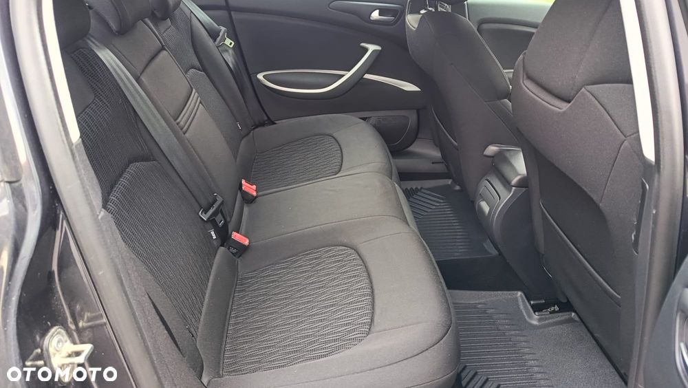 Citroën C5 1.6 HDi Attraction - 8
