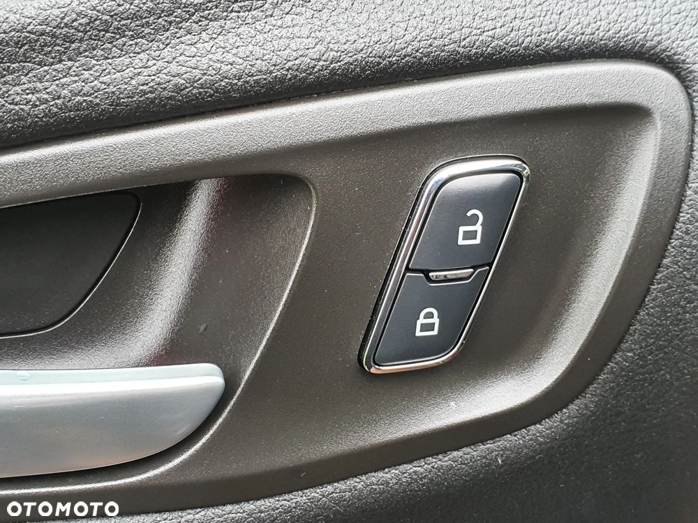 Ford Kuga 2.0 TDCi 4x4 SYNC - 24