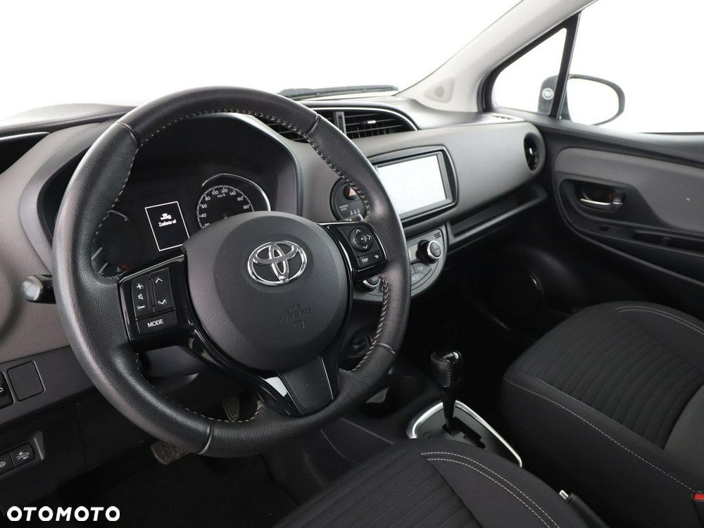Toyota Yaris Hybrid 100 Active EU6 - 15