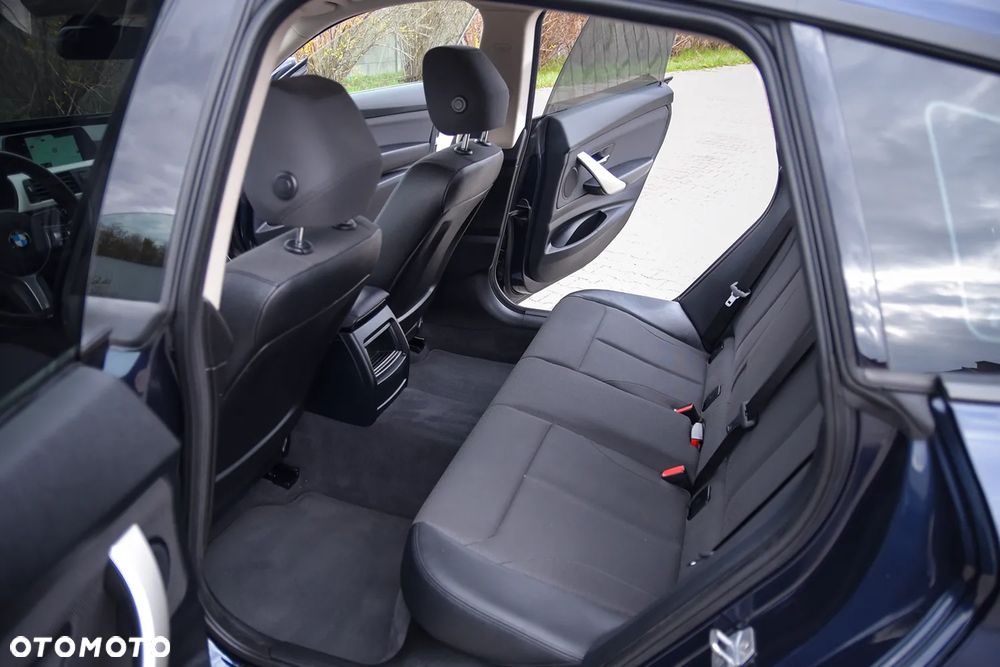 BMW Seria 3 320i xDrive Edition M Sport Shadow - 24
