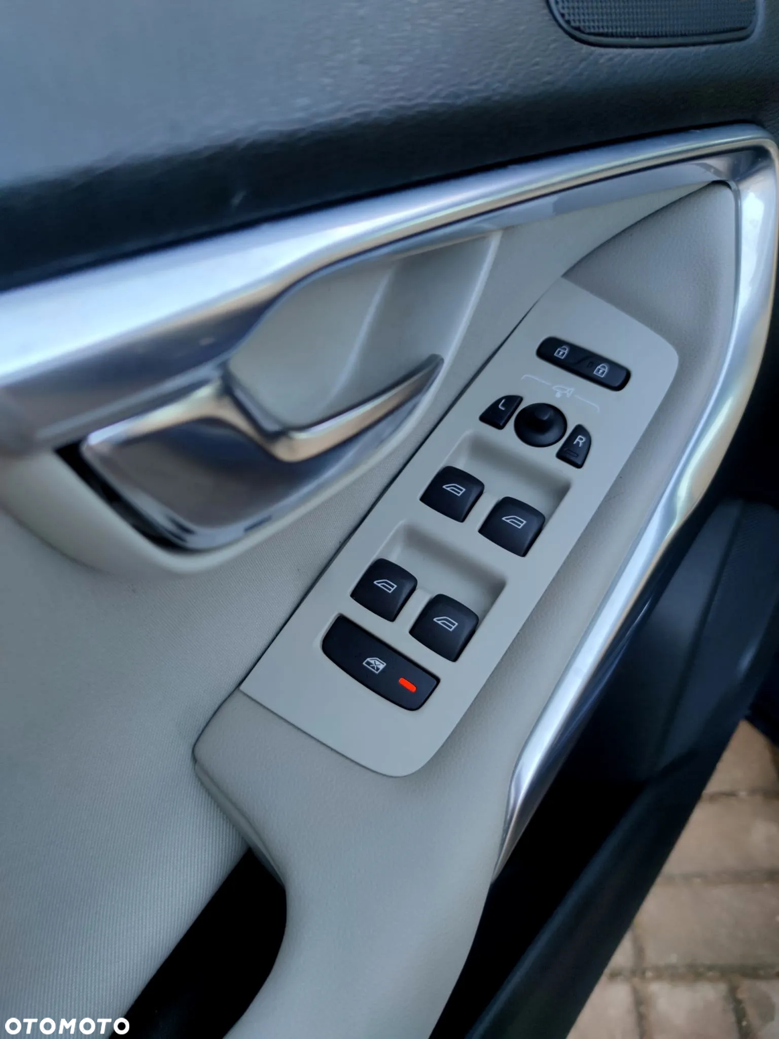 Volvo V40 D3 Momentum - 24