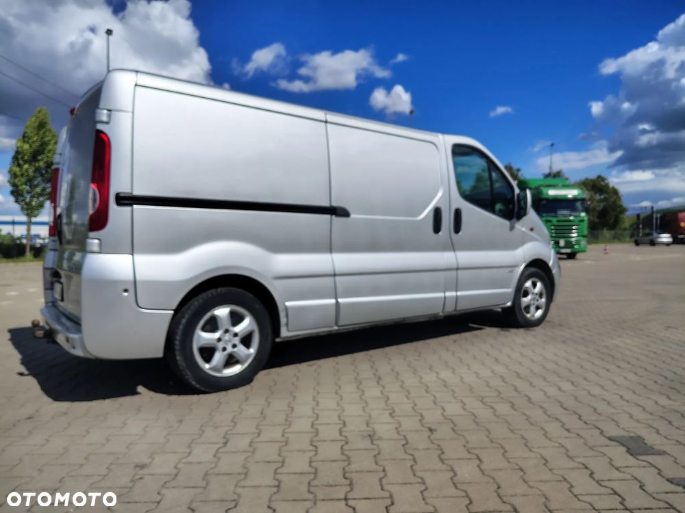 Opel Vivaro - 1