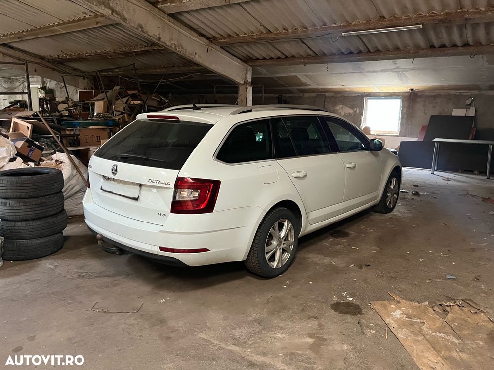 Skoda Octavia 2.0 TDI DSG 4X4 Ambition - 2