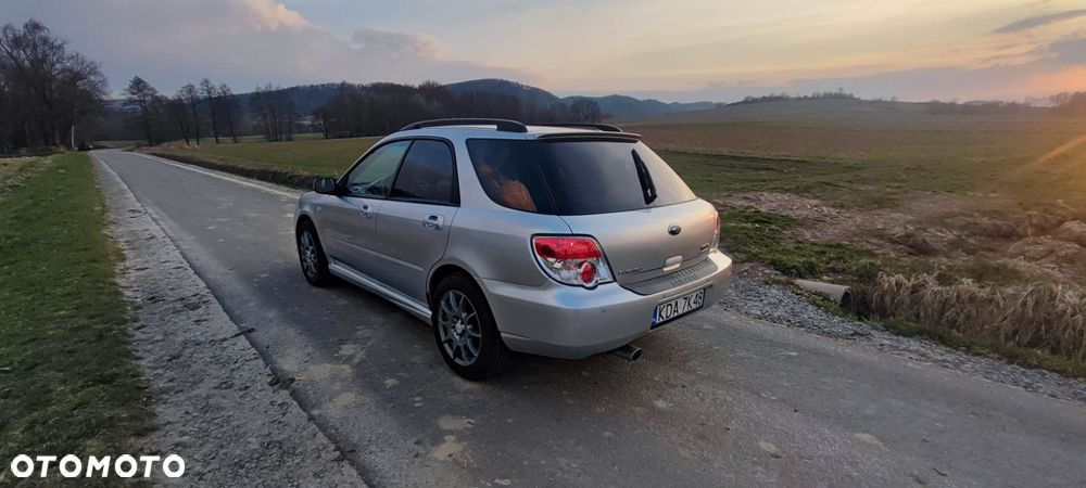 Subaru Impreza SW 2.0 RA - 9