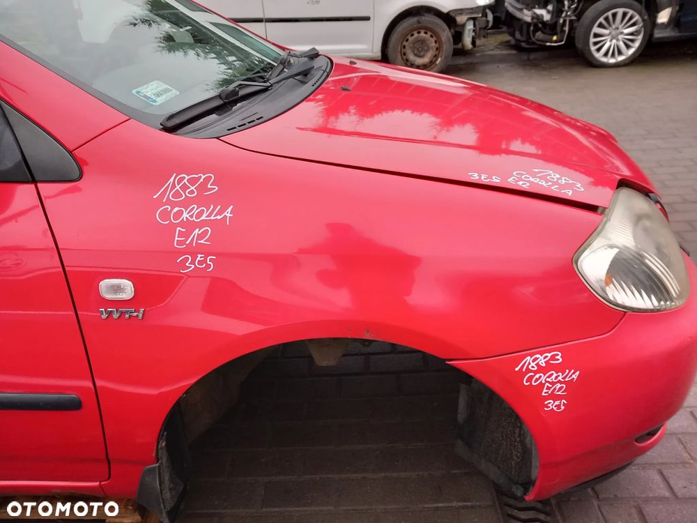 TOYOTA COROLLA E12 BŁOTNIK PRAWY PRZEDNI PRAWY PRZÓD KOLOR: 3E5 - 1