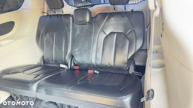 Chrysler Pacifica - 29
