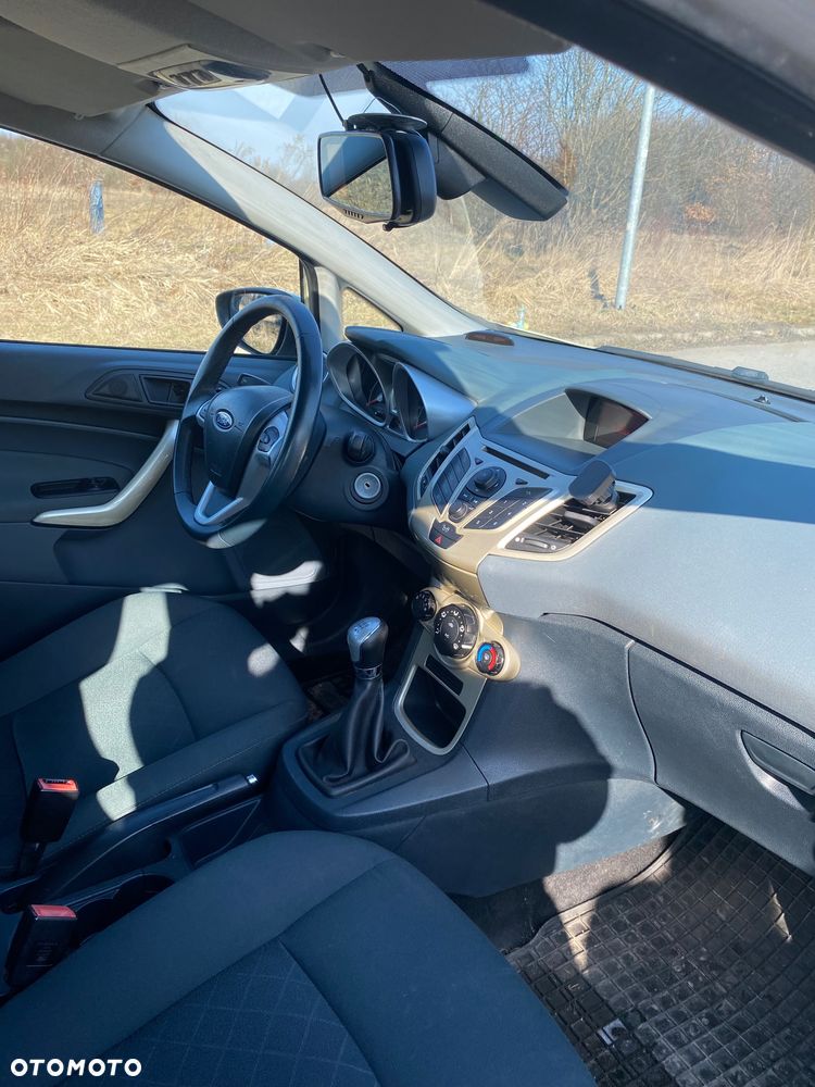 Ford Fiesta 1.25 Ghia - 10