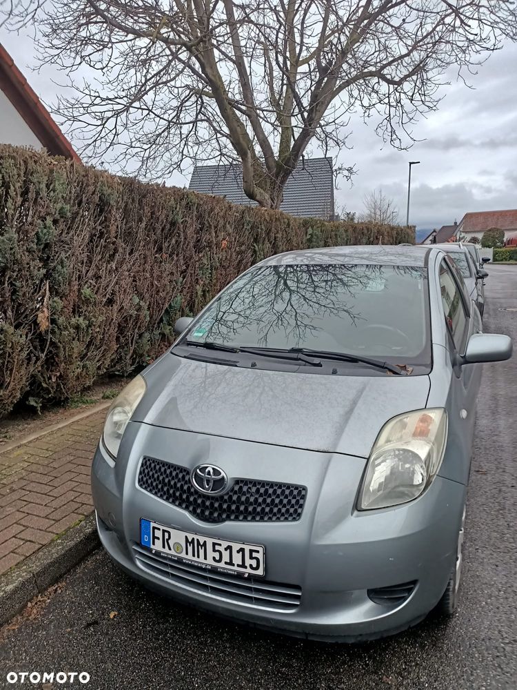 Toyota Yaris 1.0 VVT-i - 1