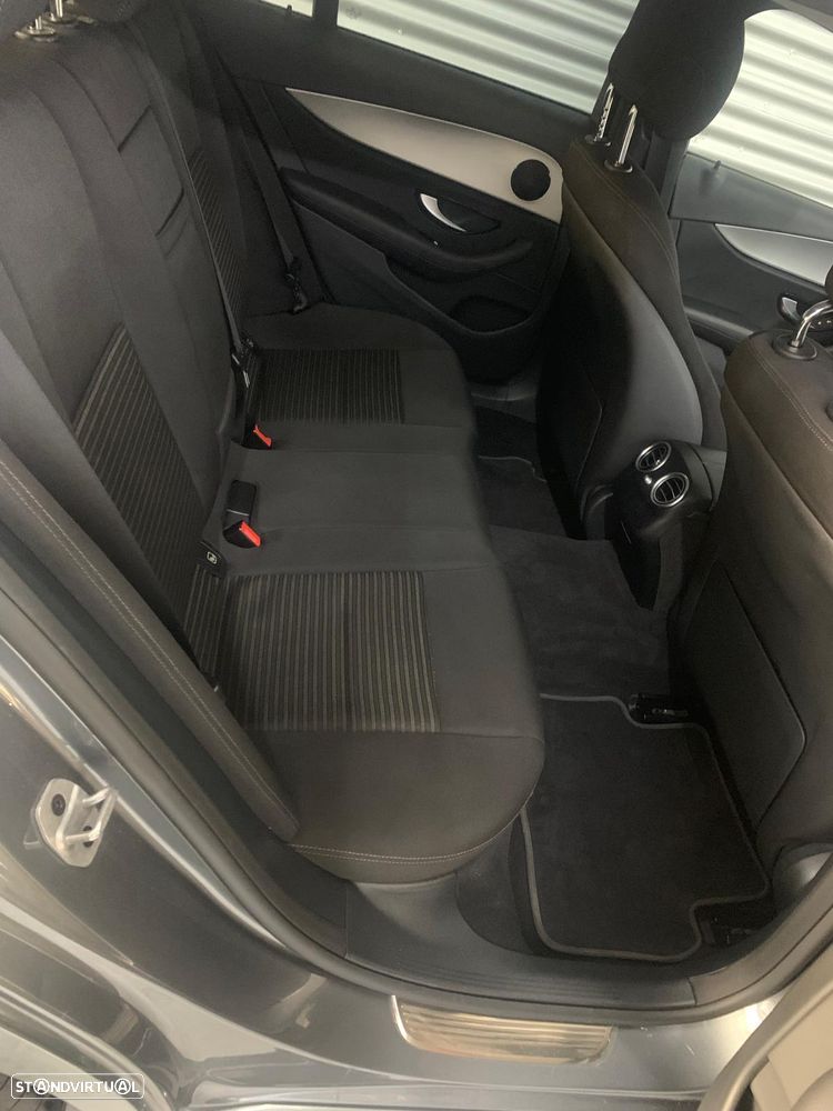 Mercedes-Benz E 300 de 9G-TRONIC Exclusive - 11