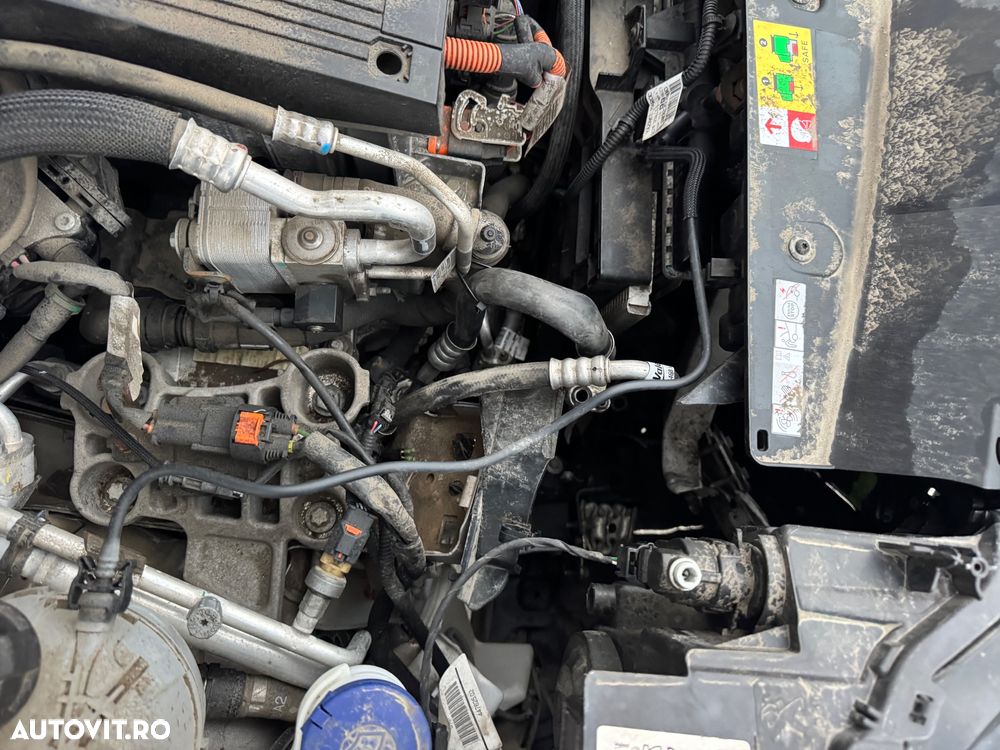 Peugeot 2008 e-2008 Allure - 32