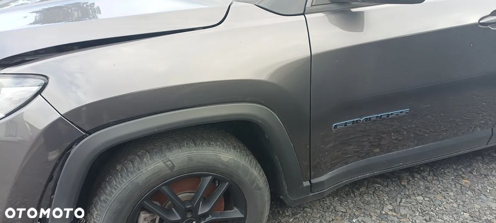 Jeep Compass 1.3 T-GDI 4xe PLUG-IN HYBRID Automatik Limited - 6