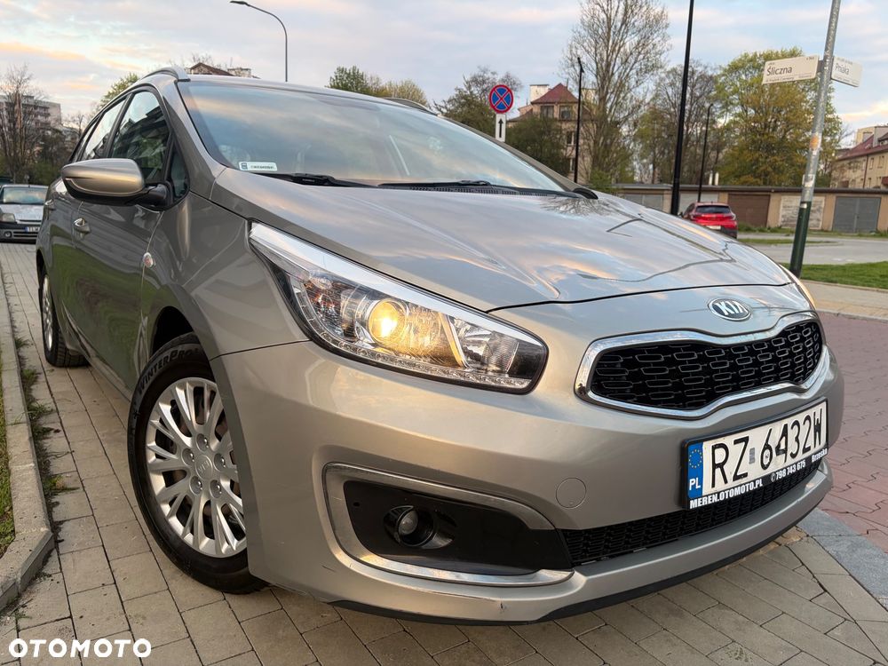 Kia Ceed 1.6 GDI ISG UEFA EURO 2016 - 7