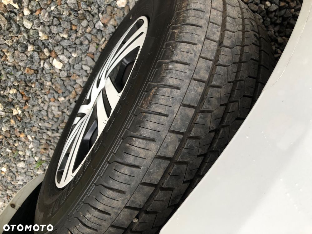 Ford Tranzit custom - 11