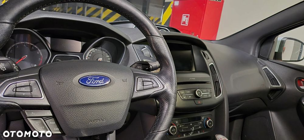 Ford Focus 2.0 EcoBoost ST - 16