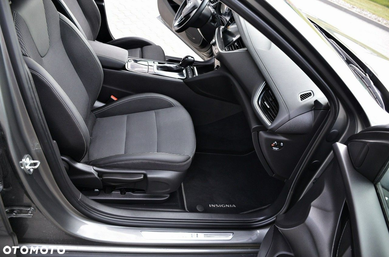 Opel Insignia - 28