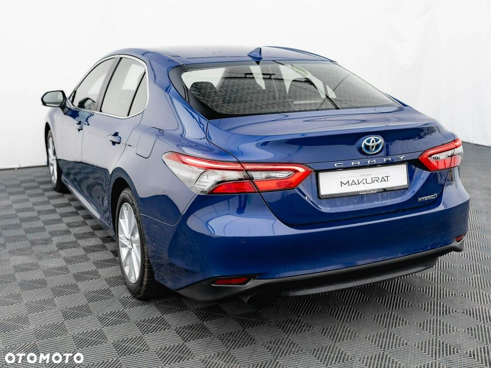 Toyota Camry - 5