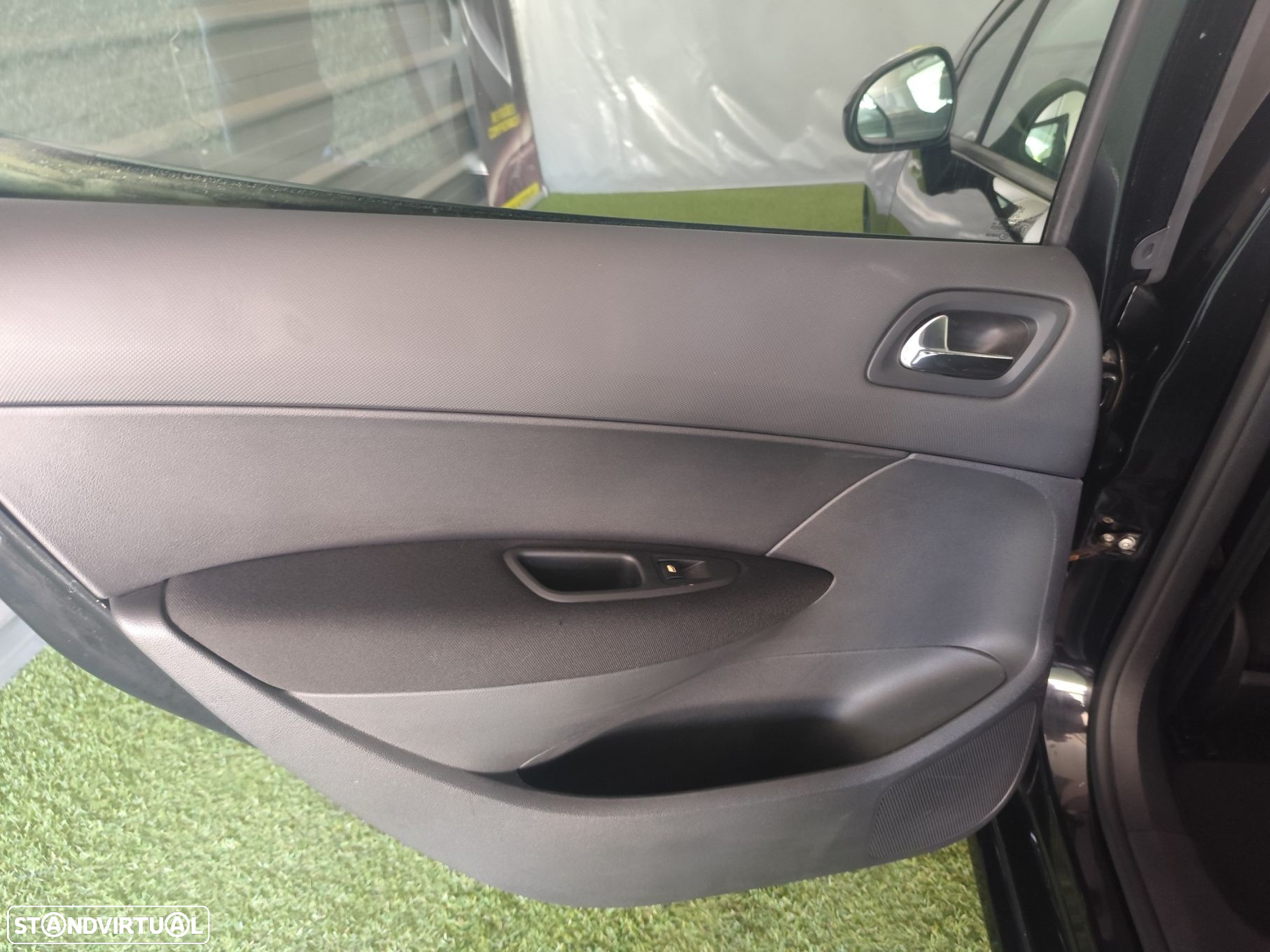 Peugeot 308 1.6 HDi Executive - 25