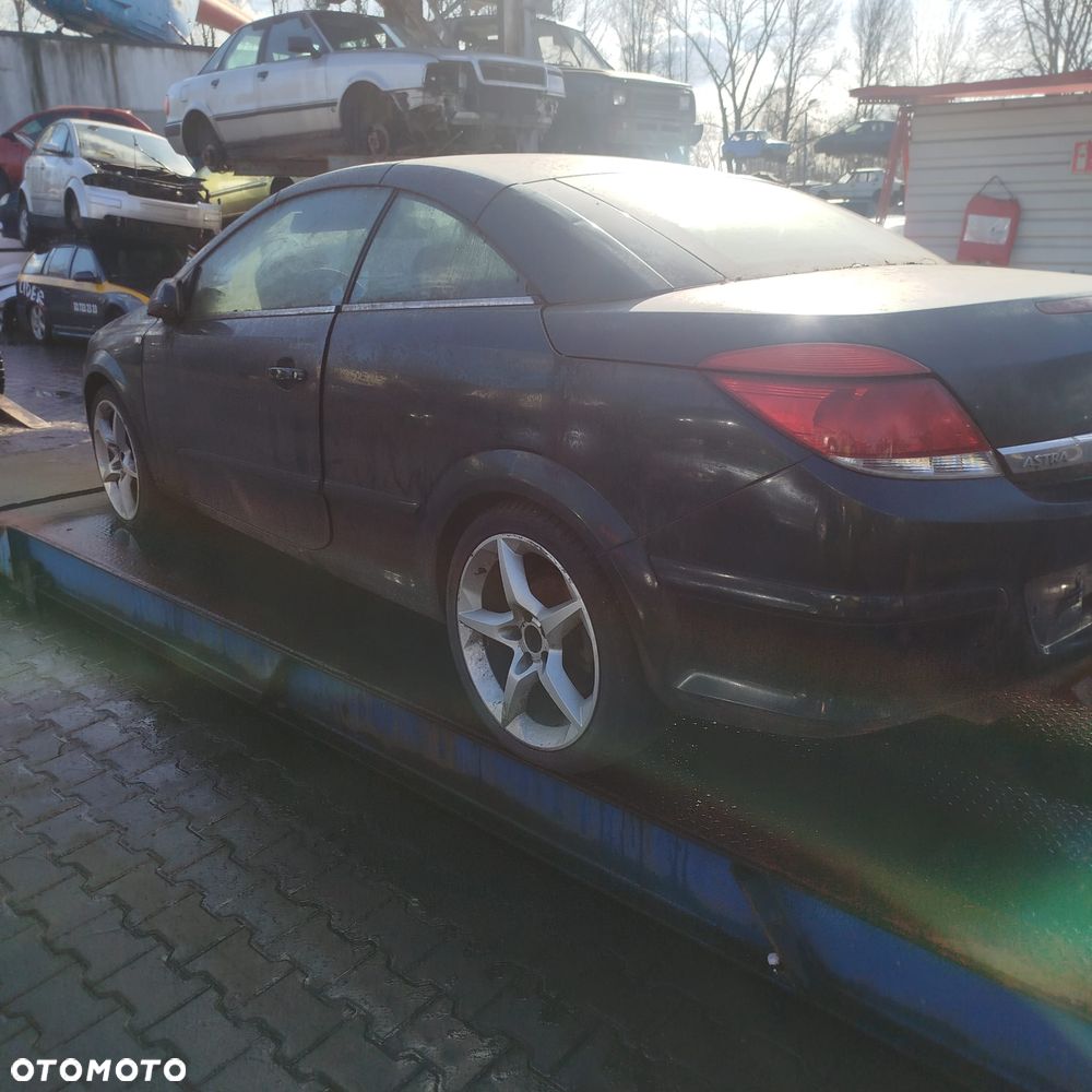 Opel Astra H na części - 10