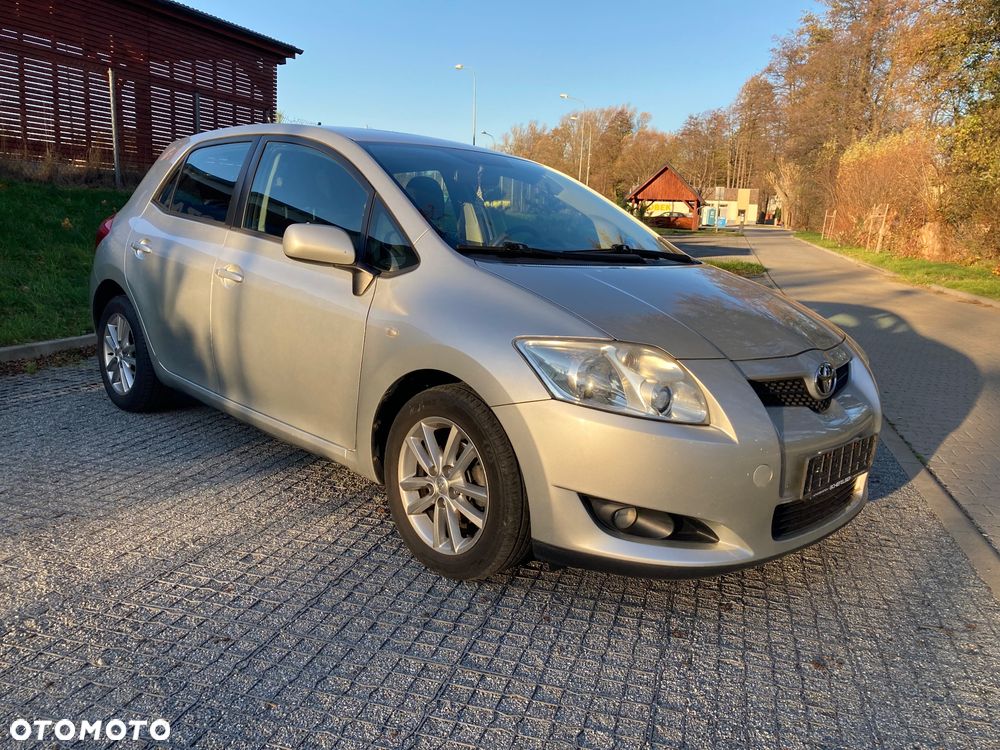 Toyota Auris 1.6 2010 - 19
