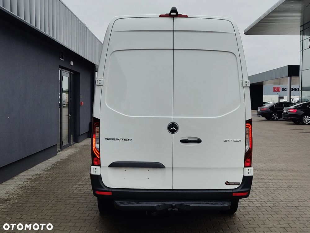 Mercedes-Benz Sprinter - 7