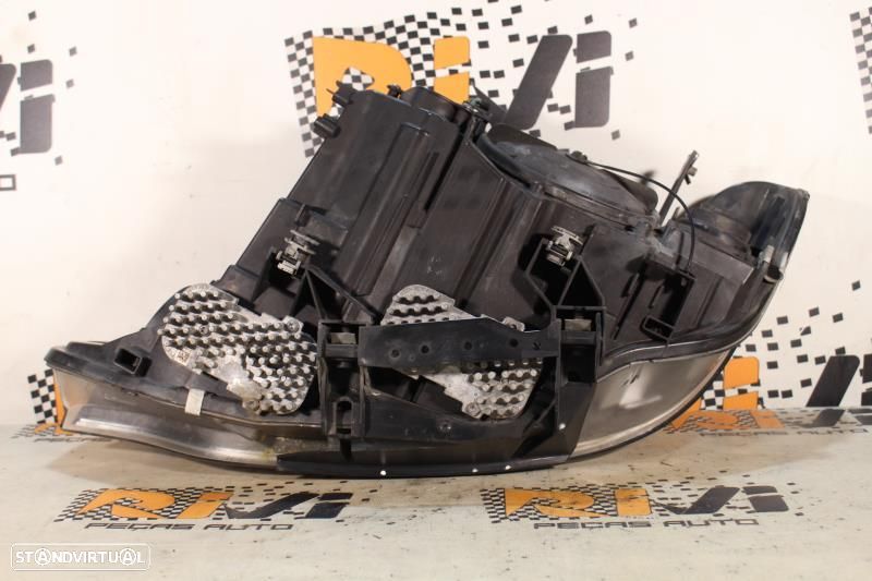 Ótica / Farol Direito Bmw 4 Gran Coupe (F36)  7387542 / 03012827200 / - 4
