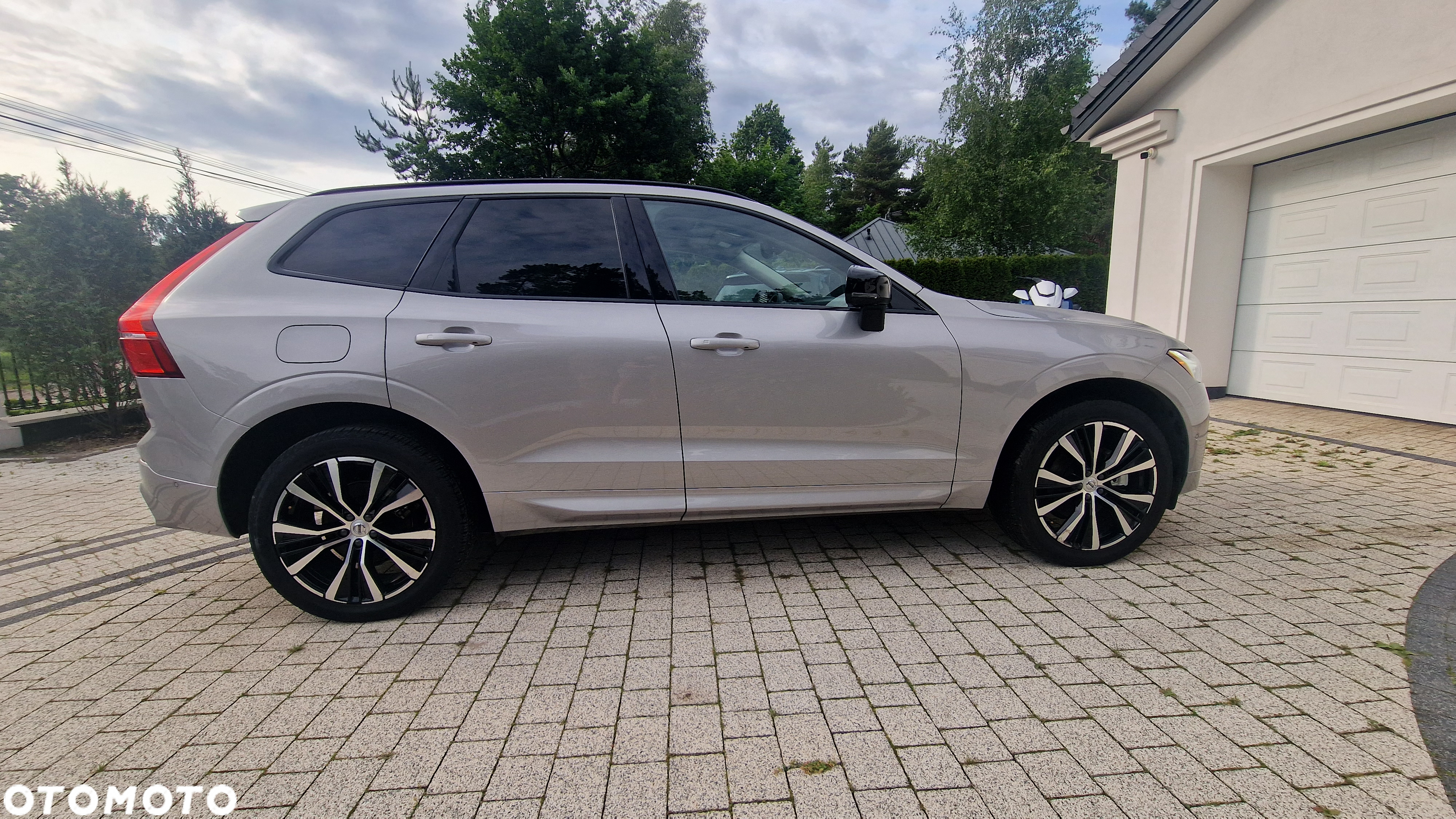 Volvo XC 60 B5 B AWD Plus Dark - 2