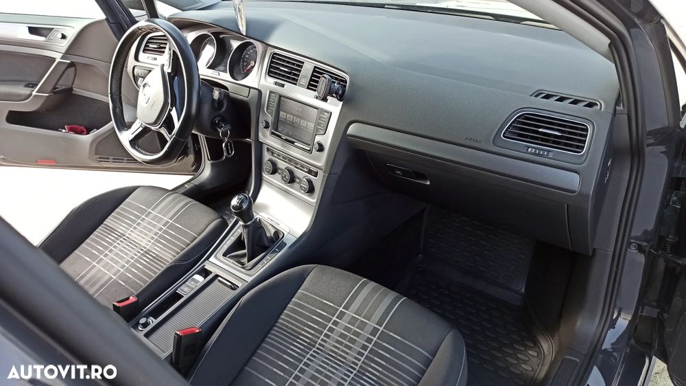 Volkswagen Golf - 7