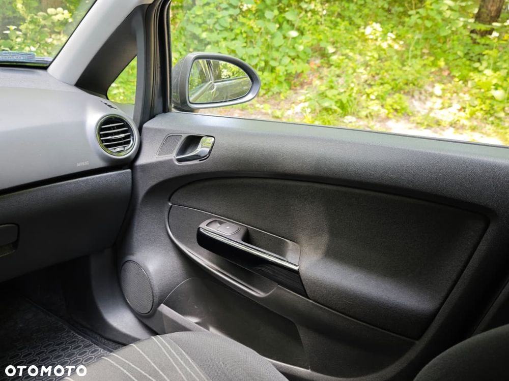 Opel Corsa 1.2 16V 111 - 18