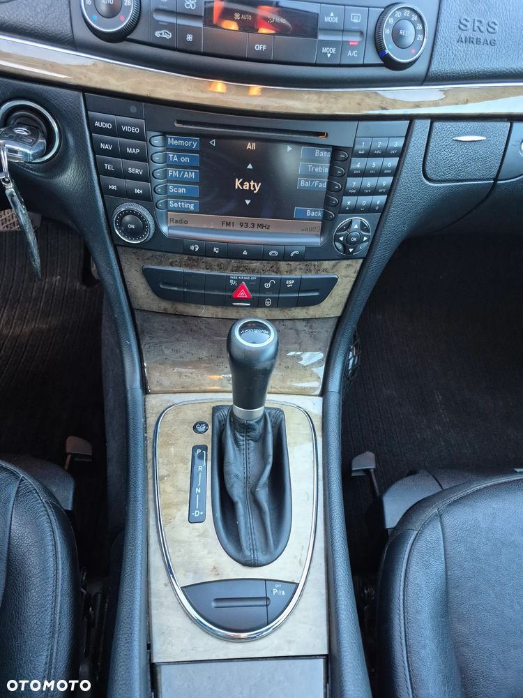 Mercedes-Benz Klasa E 320 CDI 7G-TRONIC Avantgarde - 25