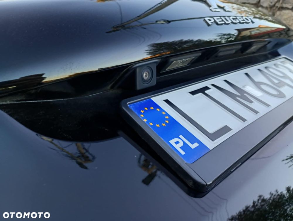 Peugeot 2008 BlueHDi 100 STOP & START Allure - 23