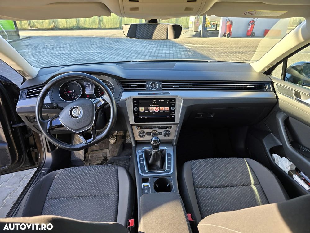 Volkswagen Passat 1.6 TDI Advance - 3