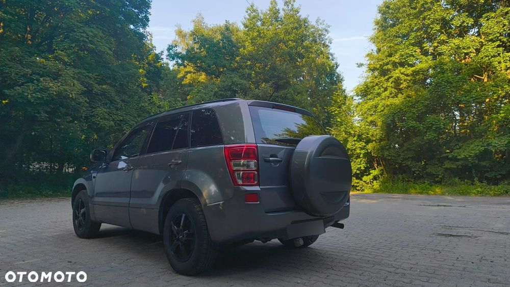 Suzuki Grand Vitara 2.0 - 31