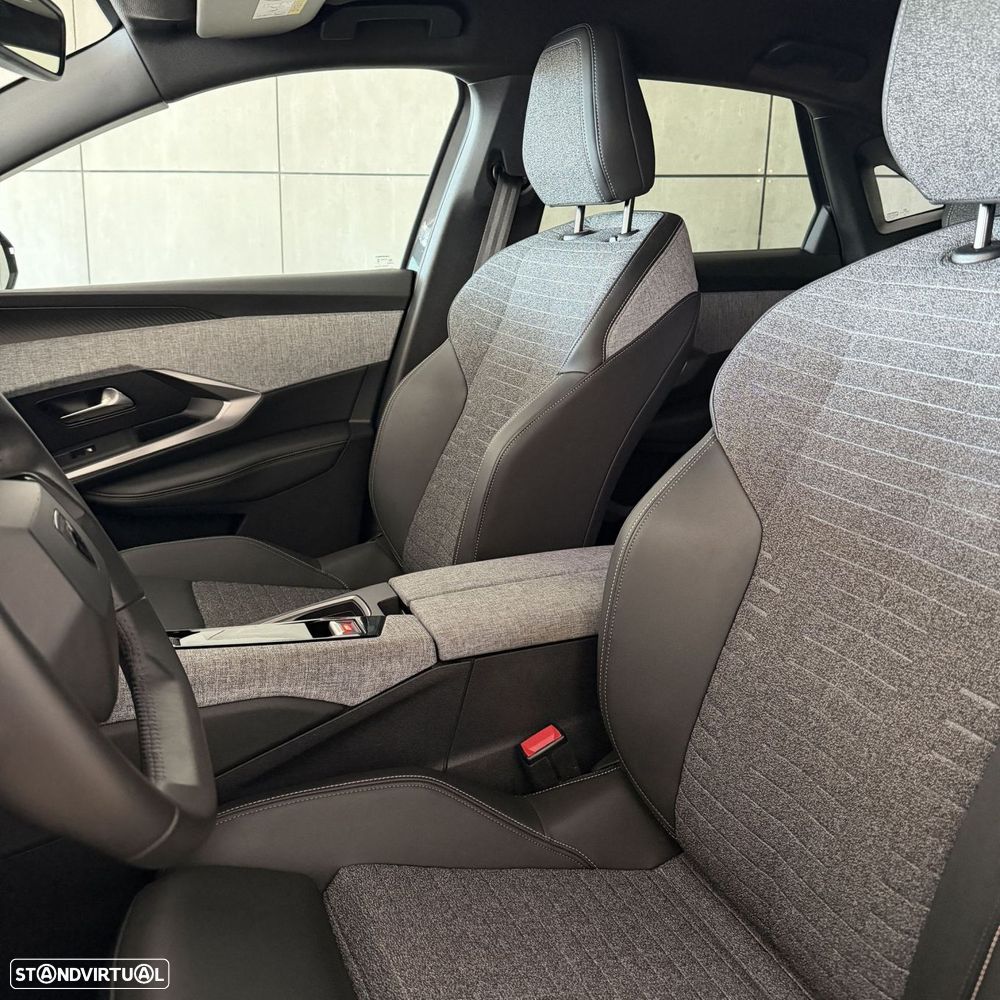 Peugeot 3008 1.2 Hybrid Allure e-DCS6 - 19
