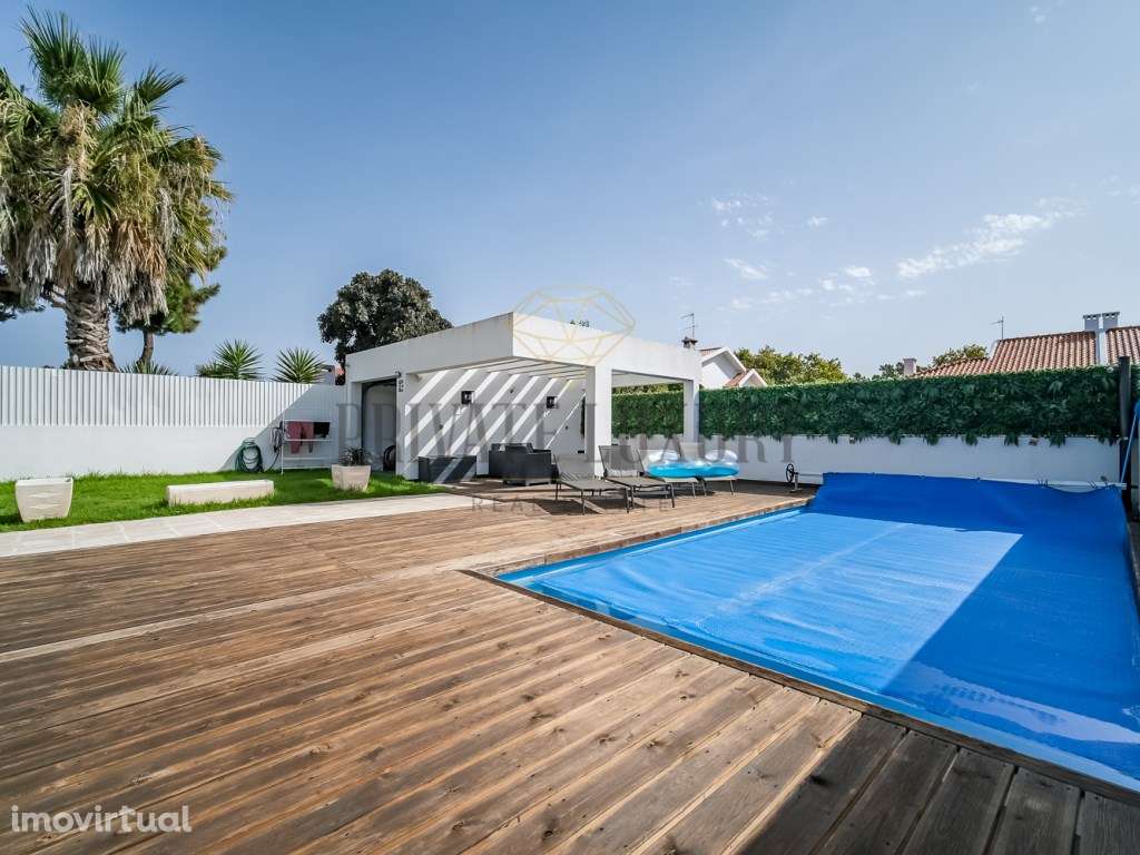 Moradia de Luxo T4+1 - Um Refúgio Paradisíaco com Piscina - Grande imagem: 2/60