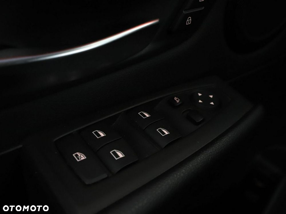 BMW Seria 2 218d M Sport - 34