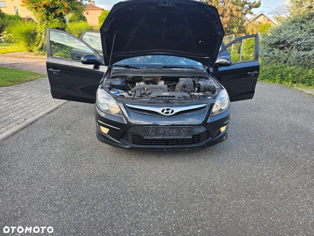 Hyundai i30 1.4 Base + World Cup - 4