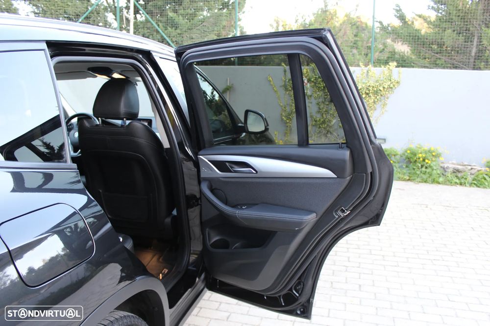 BMW X3 20 d xDrive Advantage - 27
