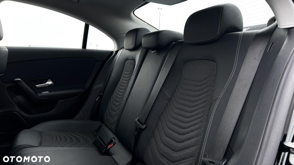 Mercedes-Benz CLA 200 7G-DCT - 26