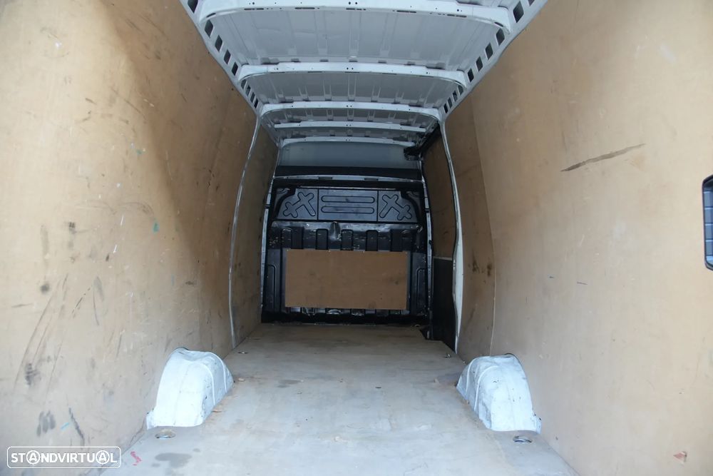 Iveco Daily Maxi Longa 35-160 2.3td 130cv - 7