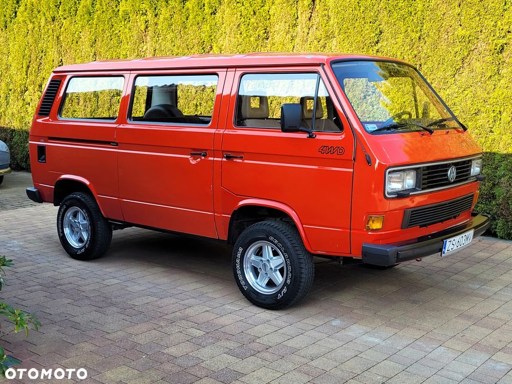 Volkswagen Transporter - 1