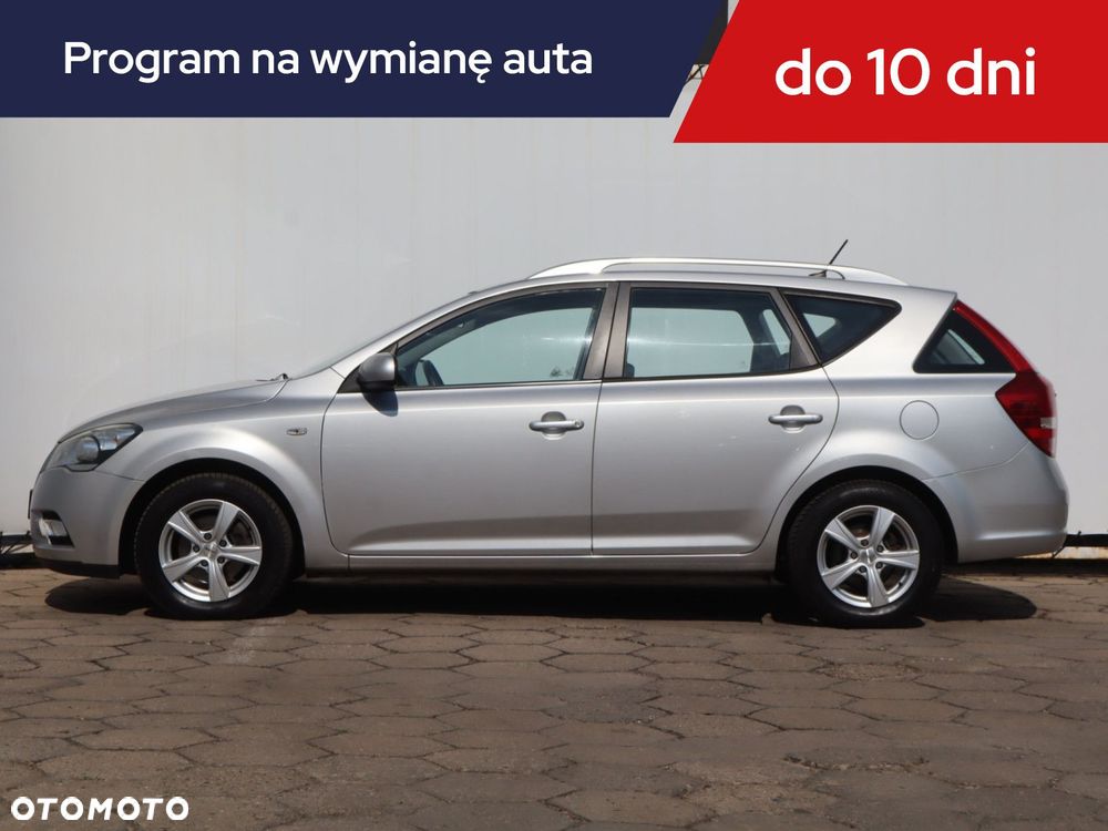 Kia Ceed - 4