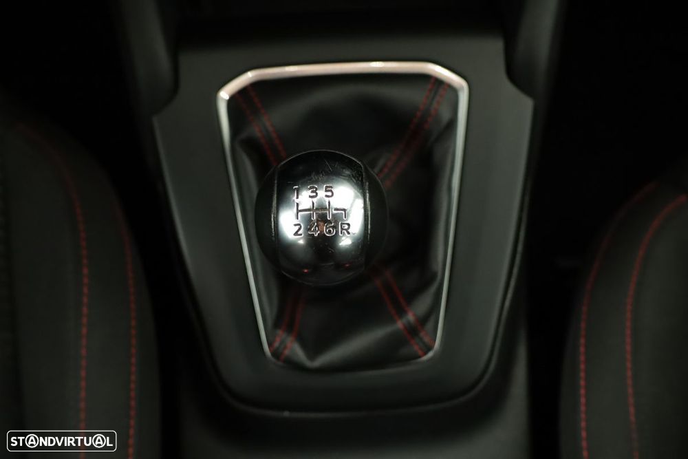 Ford Focus 1.0 EcoBoost MHEV ST-Line - 15